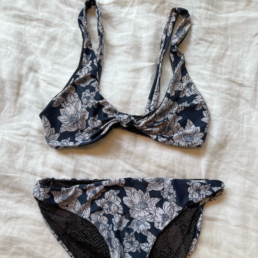 NWOT Acacia Swimwear Set